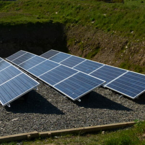 Flexible ground mounting system